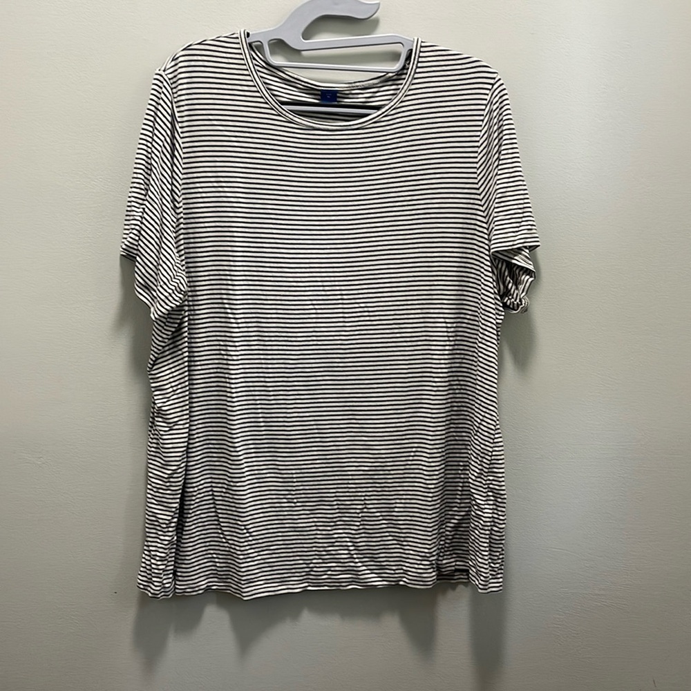 Old Navy Luxe short sleeved shirt